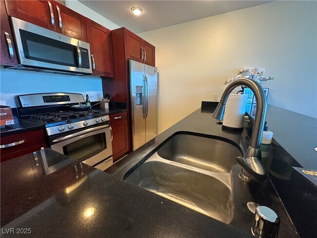 Building Photo - 4575 Dean Martin Dr