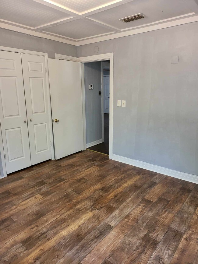 Building Photo - 943 S Micheaux St