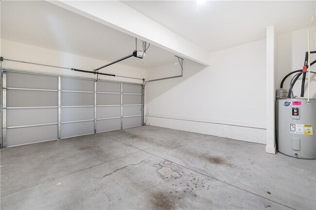 Building Photo - 124 Auburn Wds Dr