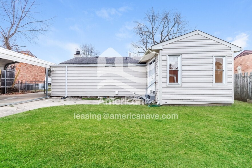 Building Photo - 10100 McNeely Lake Dr