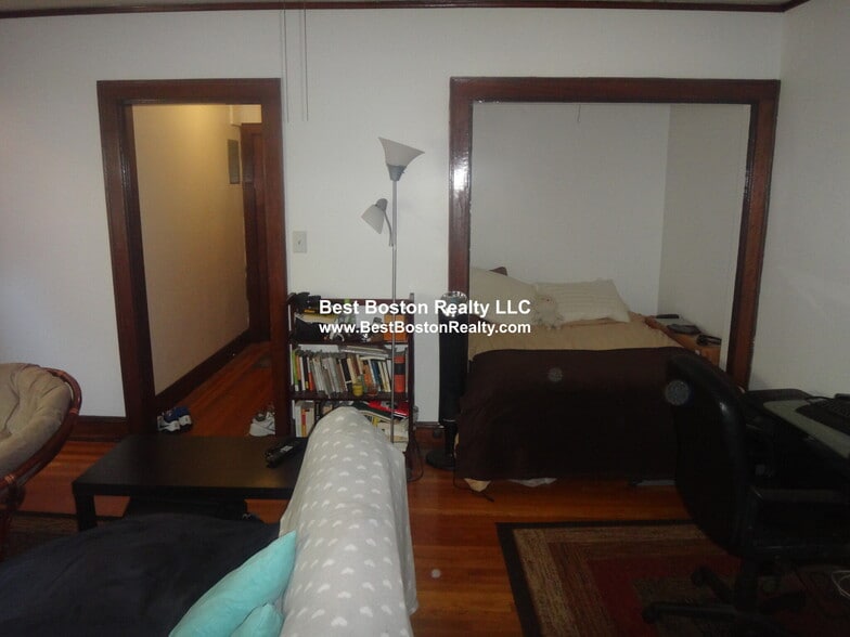 Building Photo - 119 College Ave