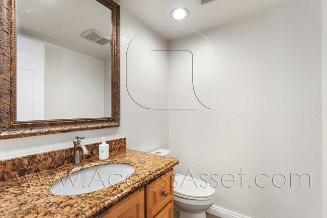 Building Photo - Spacious 4 Bedroom Home with Private Yard & Covered Patio in Anaheim Hills