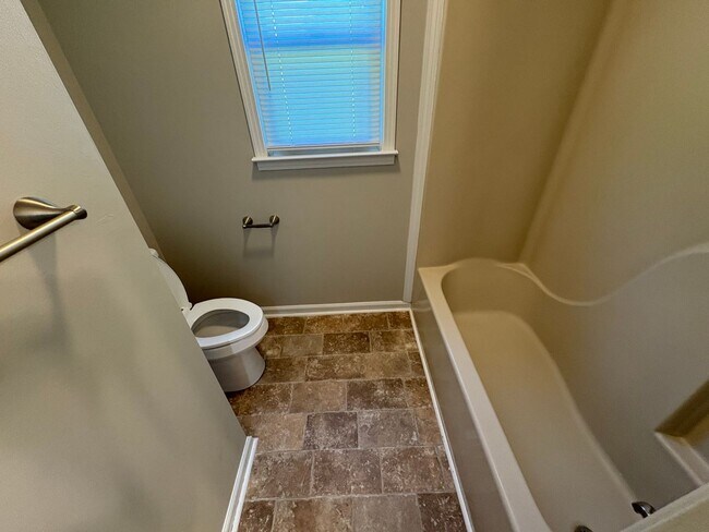 Building Photo - Quaint Ranch style home in Clarksville