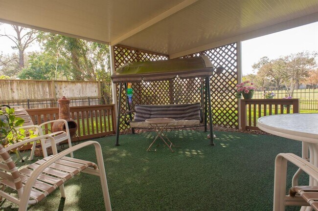 Building Photo - 2218 Green Tee Dr