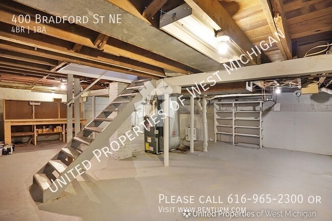 Building Photo - 400 Bradford St NE