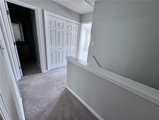 Building Photo - 3044 Kentmere Dr