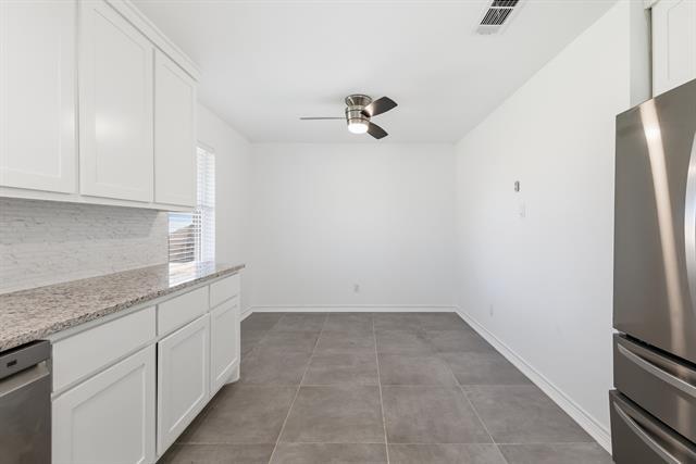 Building Photo - 864 Rainbow Trail