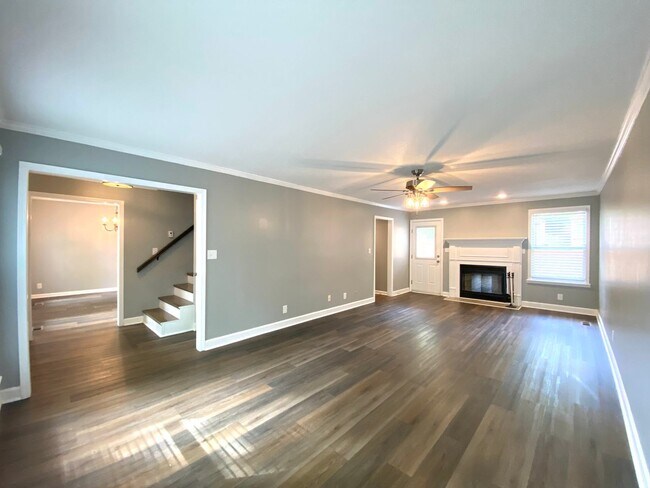 Building Photo - 1103 Rosebrook Dr