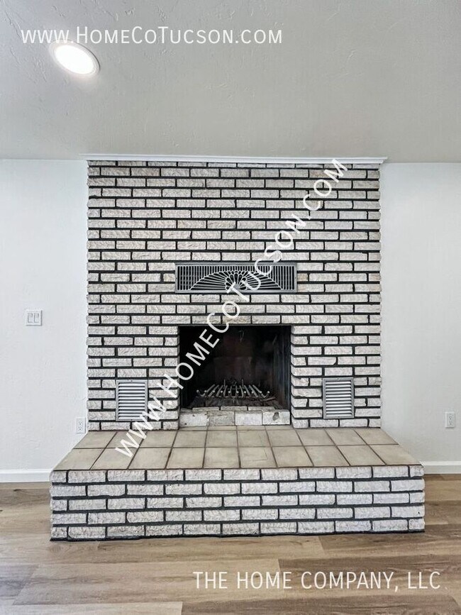 Building Photo - 420 Hetzel Ave