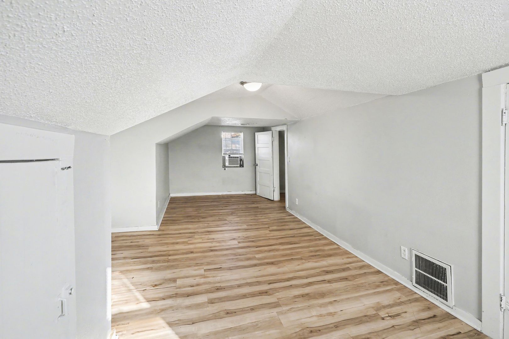 Building Photo - 7237 Wabash Ave