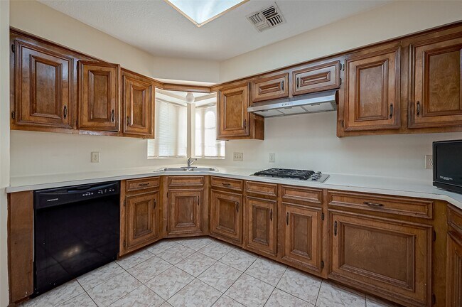 Building Photo - 14818 La Rana Dr