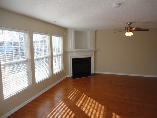 Building Photo - 4400 Crowfield Dr