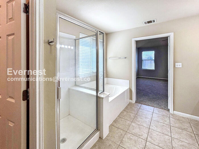 Building Photo - 1208 Willowbrook Dr