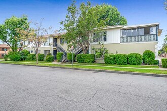 Building Photo - 2 BEDROOMS 1 BATH UNIT IN GREAT LOCATION!!!