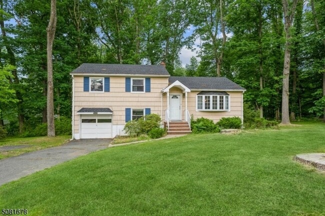 Primary Photo - 42 Warren St