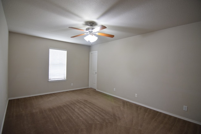 Building Photo - 3804 Ida Dr