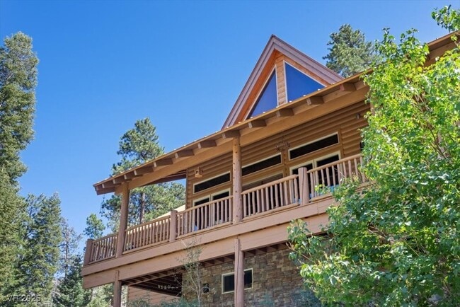 Primary Photo - 386 Alpine Way