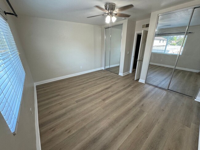 Building Photo - Galleria  Town Homes 2 Bedroom 1.5 Bath in...