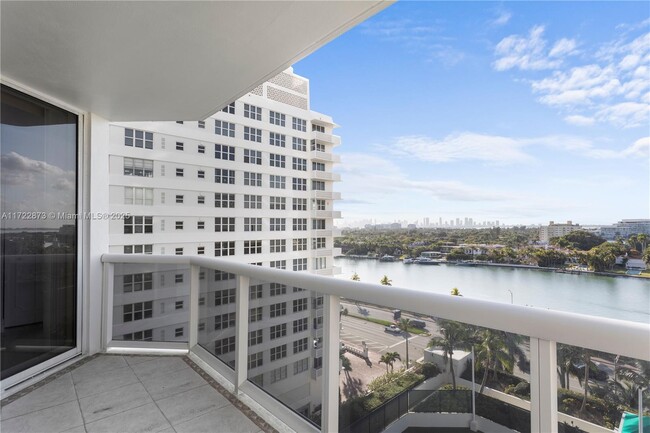 Building Photo - 4775 Collins Ave