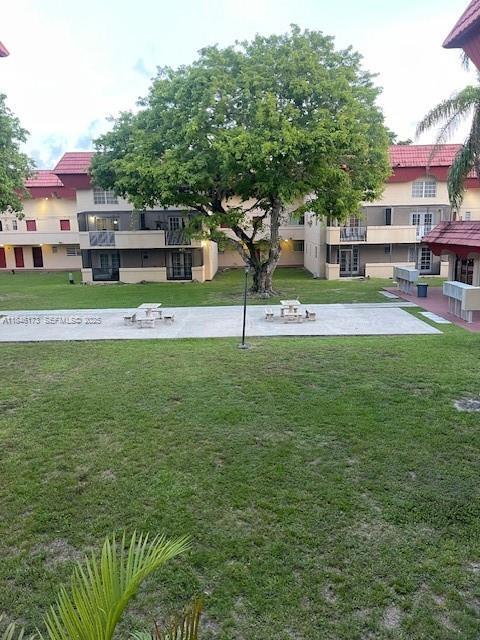 Building Photo - 10905 N Kendall Dr