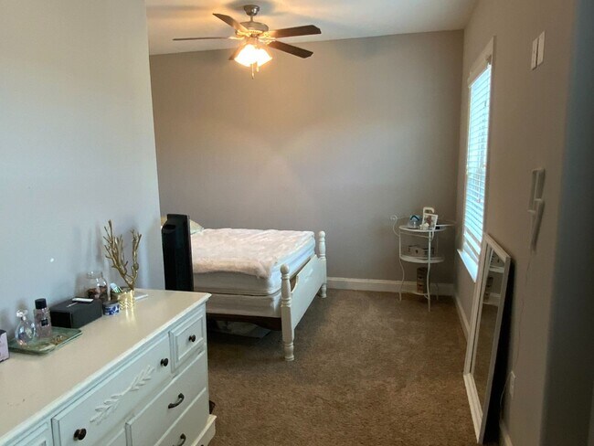 Building Photo - 4 Bedroom 4 Bath Condo in Oxford Mississippi