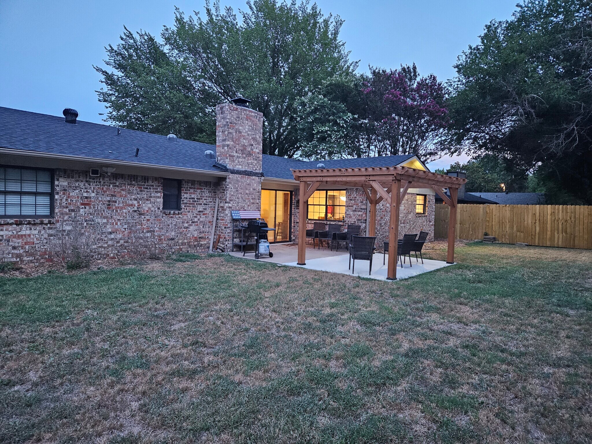 Building Photo - 332 Cheyenne Trl