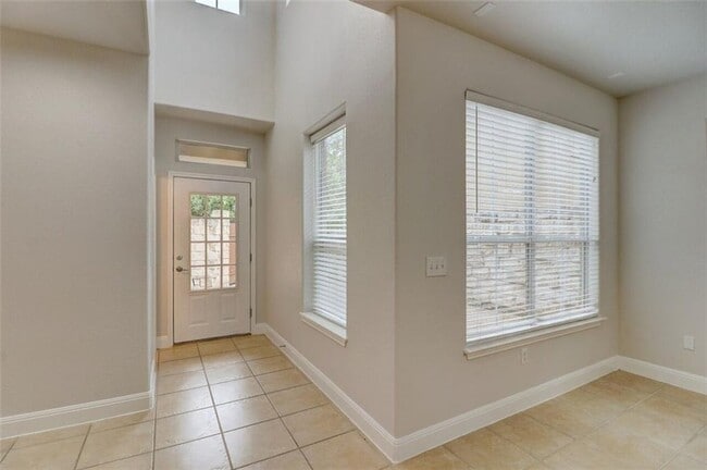 Building Photo - 3406 Menchaca Rd