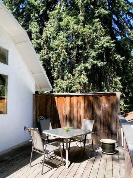 Building Photo - 1042 Easum Dr