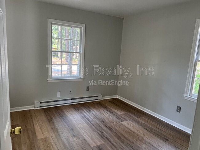 Building Photo - 1705 Fountain St