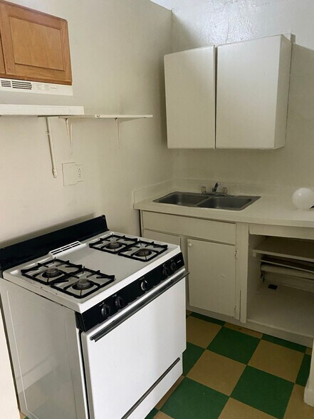 Building Photo - 614 N Dallas St