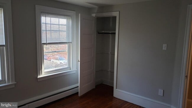 Building Photo - 555 Barrett Ave