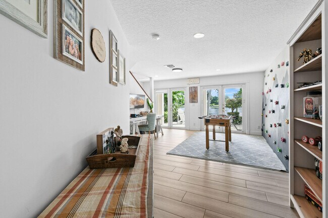 Building Photo - 8110 W Lake Dr