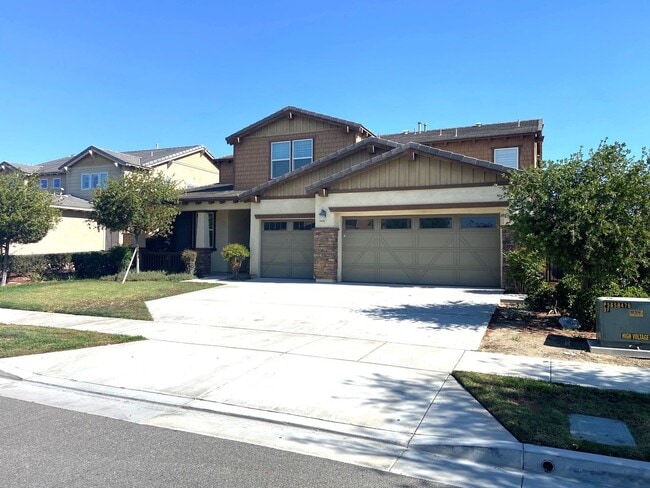 Primary Photo - Beautiful 6 bed and 4.5 bath home in West ...