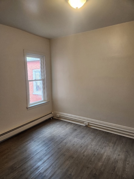 Building Photo - 56 Green St