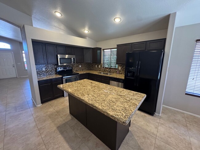 Building Photo - Beautiful & Cozy Chandler Home!