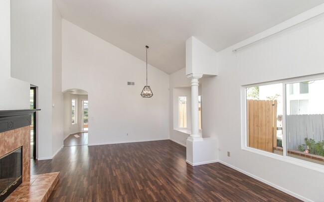 Building Photo - Updated Rancho Del Oro 3 bedroom 2 bath home