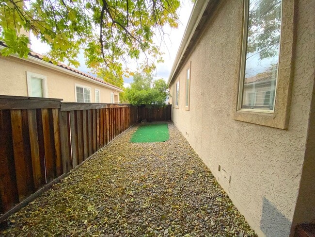 Building Photo - Near Disc Drive - Sparks Single Story 3 Bedroom House