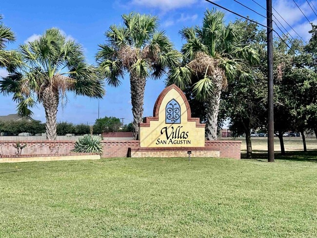 Building Photo - 11110 Revilla Dr
