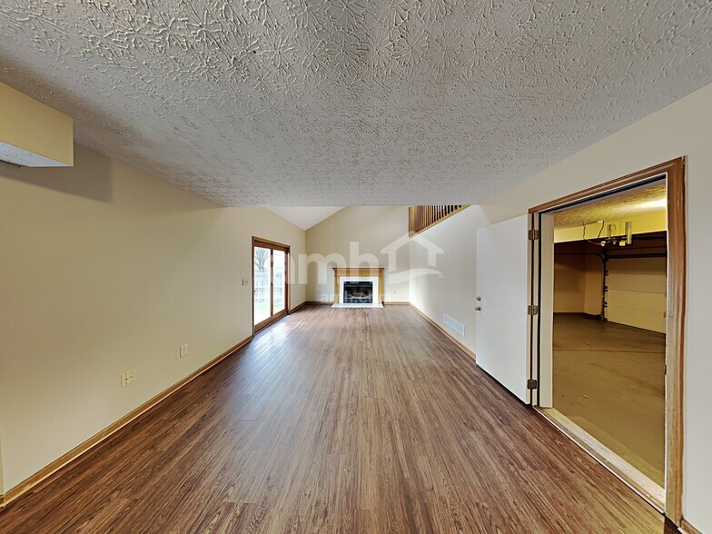 Building Photo - 105 Elmwood St