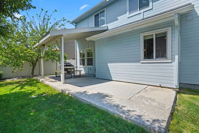 Building Photo - 11230 Silver River Loop