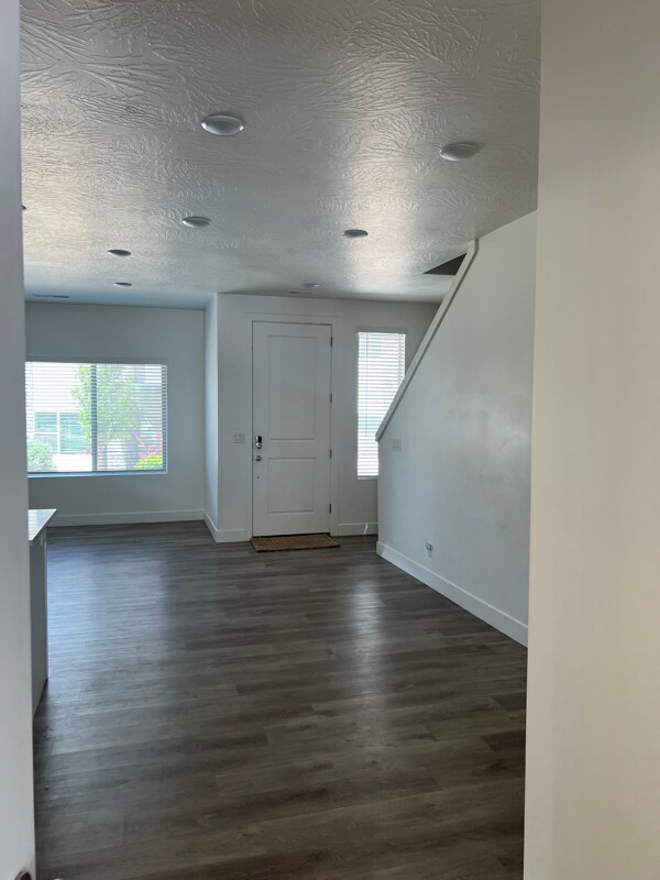 Building Photo - 644 W Vermillion Wind Ln
