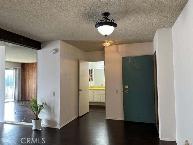 Building Photo - 5460 White Oak Ave