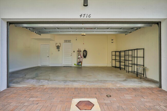 Building Photo - 4716 NW 84th Ct