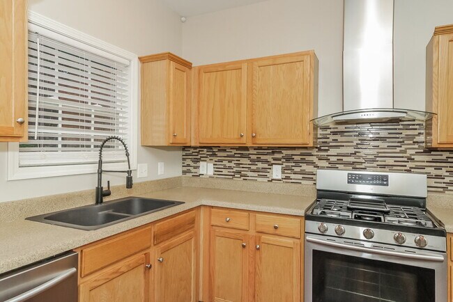Building Photo - 42 Brookvalley Ct W