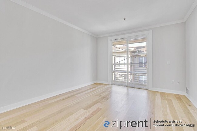 Building Photo - 1 br, 1 bath Condo - 301 Crescent Court, S...