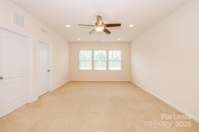 Building Photo - 2624 Snap Dragon Dr