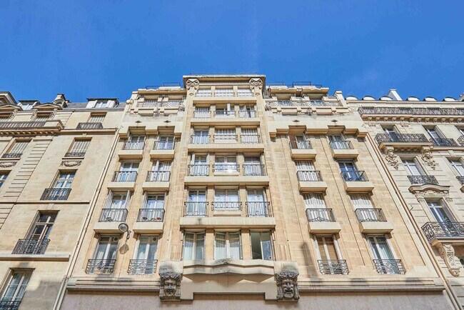 Building Photo - 15842 Addison Rd