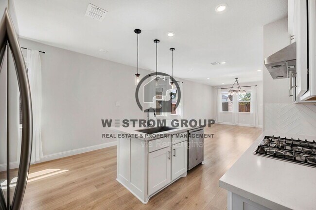 Building Photo - 430 Cherry Laurel Dr