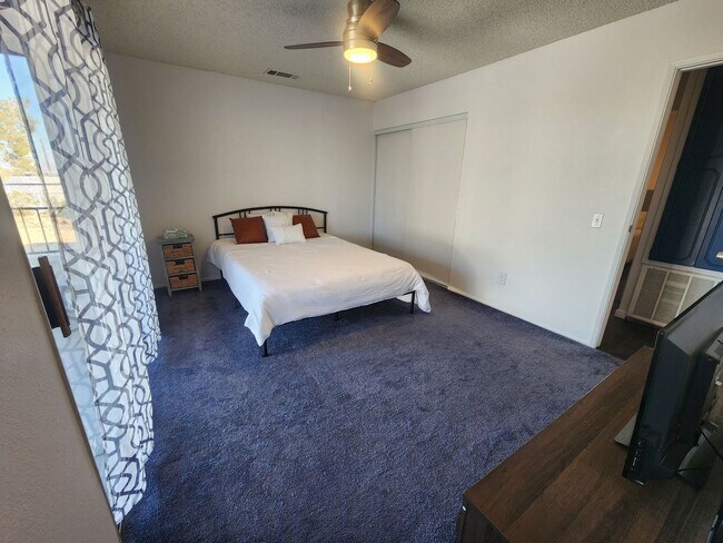 Building Photo - Fully Furnished! Move in with just a suitcase!