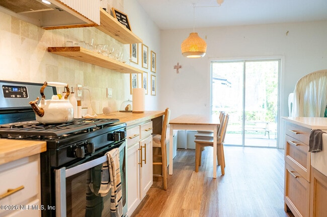 Building Photo - 271 Jarama Cir